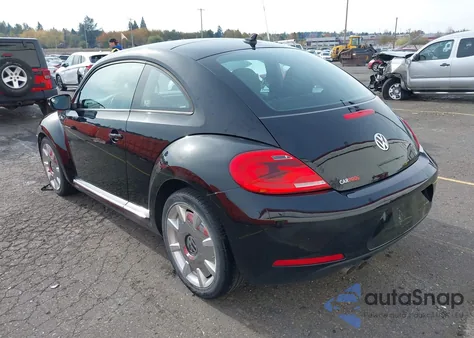 2012 Volkswagen Beetle 2.5L z USA, uszkodzony, nr VIN 3VWJP7AT4CM654435